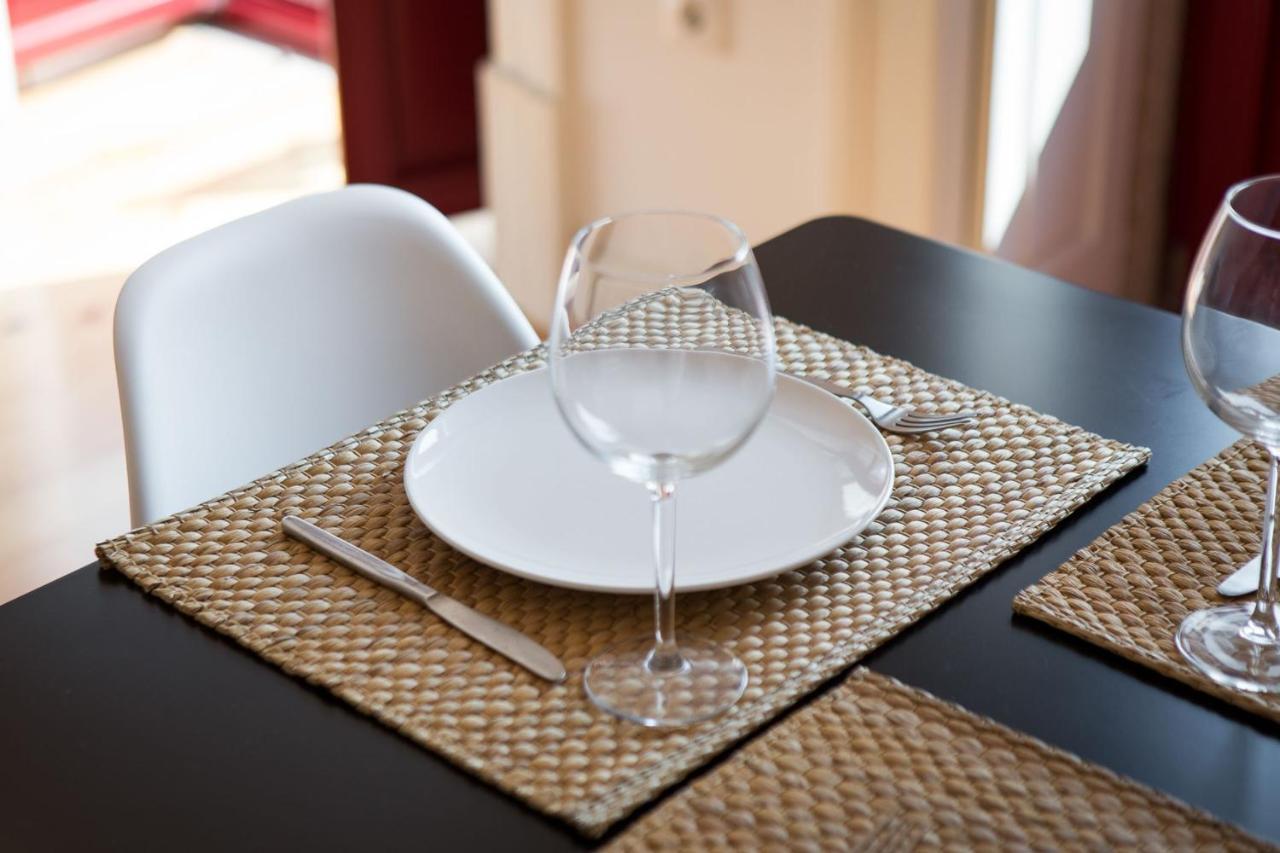 Lovelystay - Martires Boutique Flat بورتو المظهر الخارجي الصورة